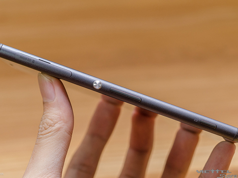 Hình ảnh Sony Xperia Z3: thiết kế khung viền mới, cầm sướng hơn